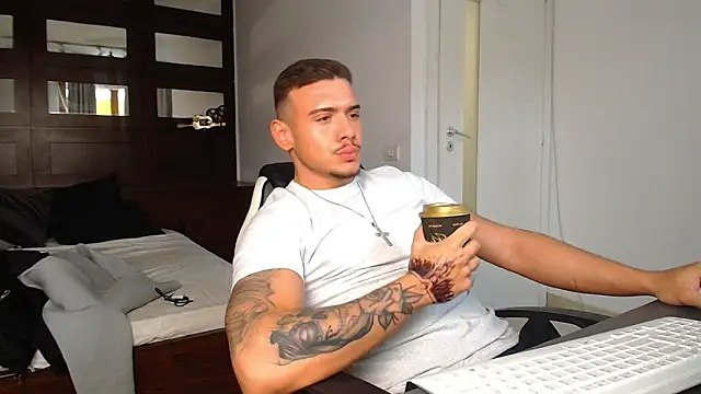 ElijahThorne online show from February 4, 9:48 am