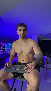 Valenthino Salvatore online show from December 15, 4:09 am