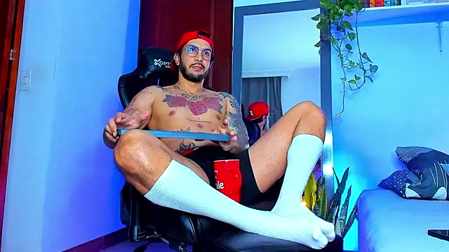 JotaCeliz online show from February 20, 11:01 am