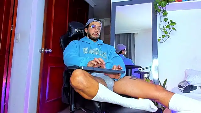 JotaCeliz online show from February 27, 11:11 am