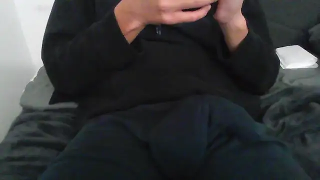 latinman7944 online show from February 3, 7:02 am