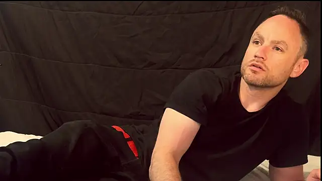 famous1tad online show from April 6, 6:42 pm