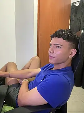 secret justin7 online show from February 7, 1:07 pm