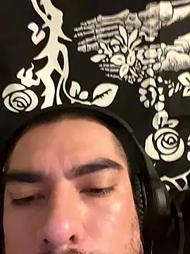 TailsluvsRouge online show from January 15, 4:05 am