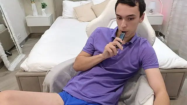 MoonlinSkinn online show from November 27, 8:07 am