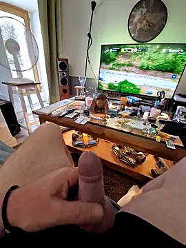Mangeur44  online show from July 18, 2:22 pm