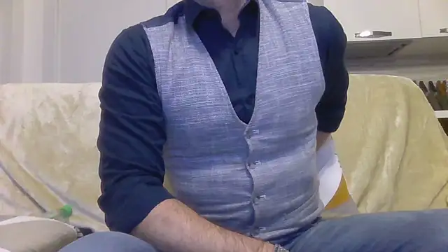 Eroshotlicker online show from April 13, 9:37 pm