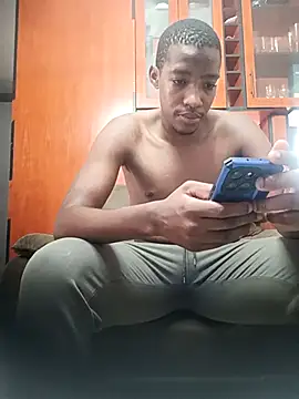 Cuteyuuboy2086 online show from March 12, 1:19 pm