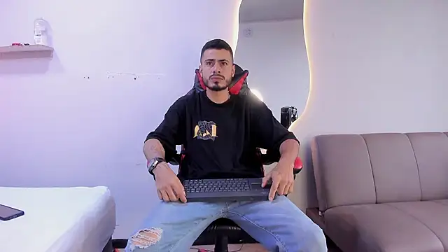 MatthewCullen online show from January 31, 9:24 pm