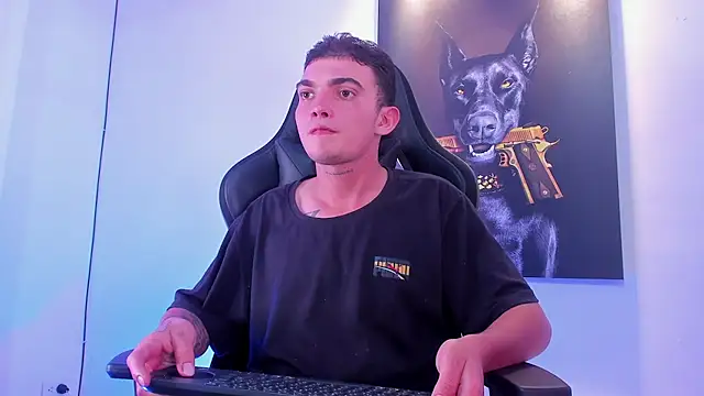 m0ntana777 online show from November 28, 2:41 pm