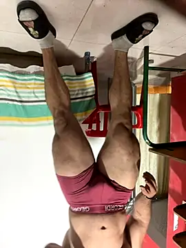 the musclebeast420 online show from December 1, 10:46 pm