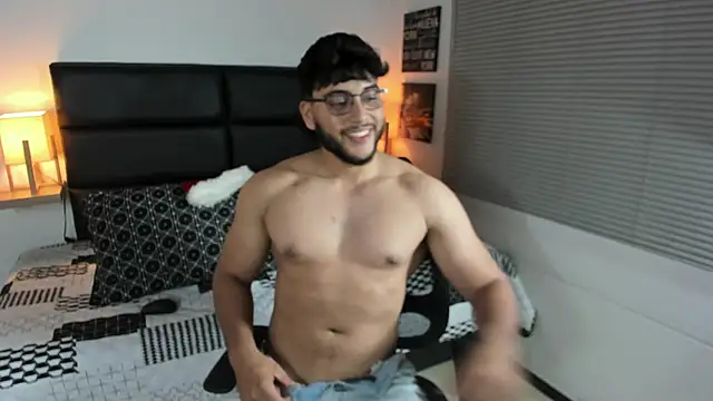 mike foxxx  online show from December 18, 1:40 pm