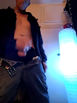 MrGuuDdick77 online show from April 14, 1:43 pm