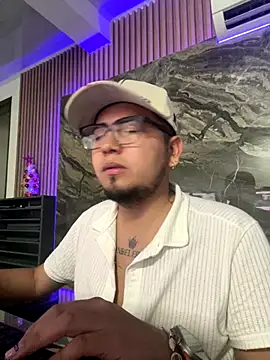 JosstinMills online show from January 6, 12:58 am