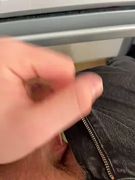 hannes256102 online show from March 19, 2:20 pm