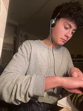 hungspanishtwink online show from February 9, 7:40 pm