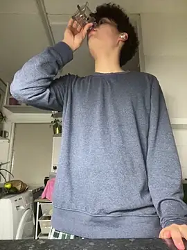 hungspanishtwink online show from March 10, 11:11 pm