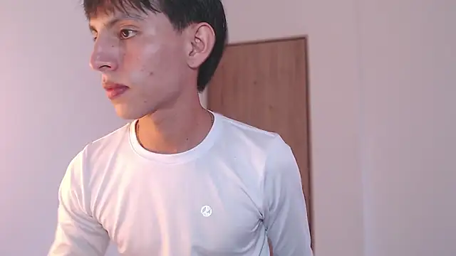 andrew courtzz online show from March 16, 4:00 pm