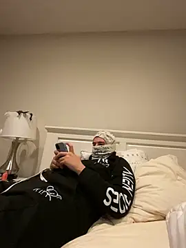 phantom898983 online show from April 19, 7:52 am