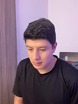 Goldenknight33 online show from February 11, 4:01 pm