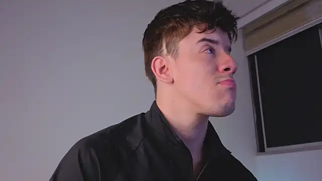 maxxcooper1 online show from December 18, 7:37 am