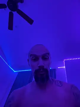 faces818 online show from April 21, 5:46 am