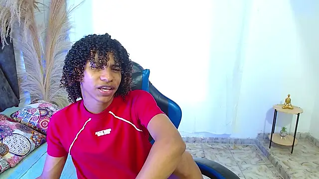 angelll18  online show from June 1, 8:53 pm
