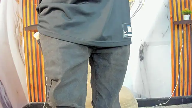 Straight Guy22 online show from December 19, 4:31 am