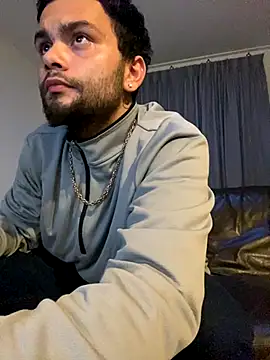 huffies cam online show from December 15, 1:24 am