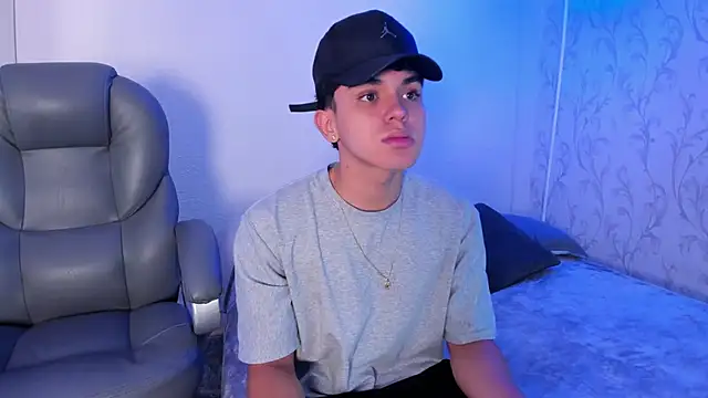  TaylorBlack online show from April 17, 11:35 am