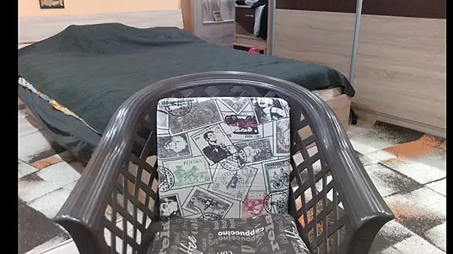 alieninhumanbody1 online show from December 18, 3:52 pm