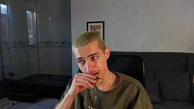 KaydenDrew online show from April 6, 4:42 am