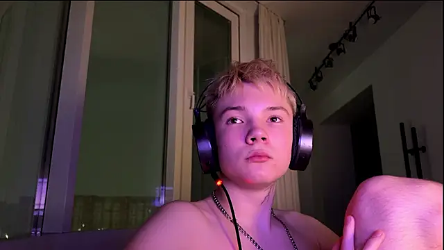 MilesSwanson online show from February 26, 12:45 am