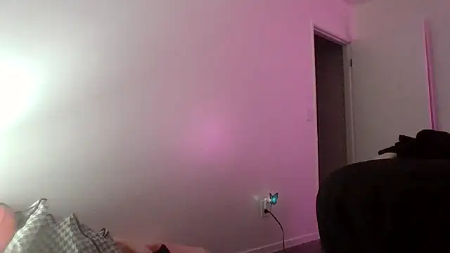 AverageAnt  online show from February 23, 8:16 am