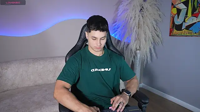 Noah Clarkk online show from July 7, 5:38 pm