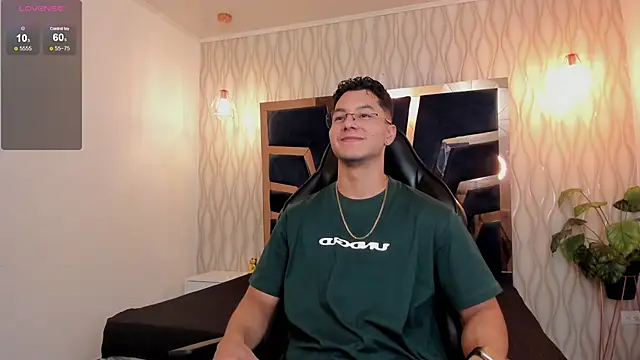 Noah Clarkk online show from March 30, 5:14 pm