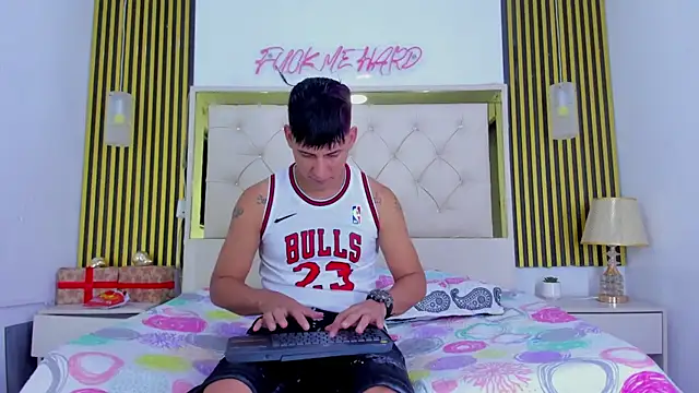 Sweet kevin1 online show from January 7, 6:18 am