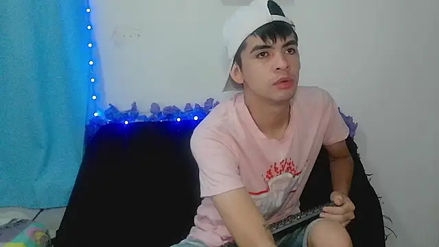 nico22love online show from February 3, 12:10 pm