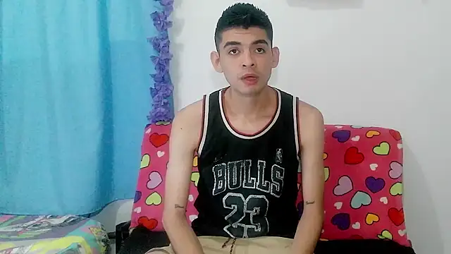 nico22love online show from February 11, 8:36 pm