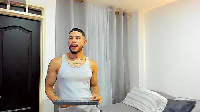 Jeisonmillan  online show from January 11, 2:37 am