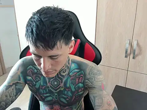 Chrissblack online show from March 4, 1:40 pm