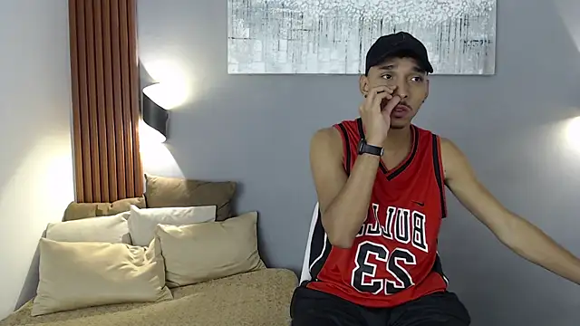 Julian Dark  online show from February 14, 5:24 am