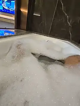 elynew online show from June 9, 10:06 am