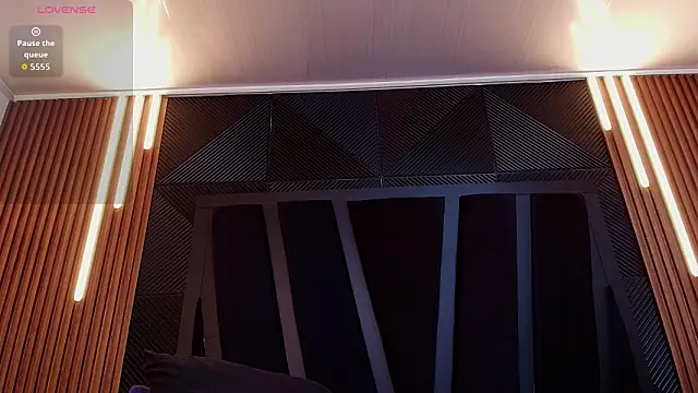 lorenzo walker 1 online show from February 5, 5:42 pm