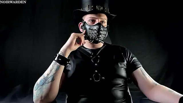 NoirWarden online show from February 18, 7:22 pm