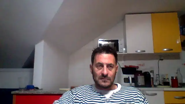 Snapshot of colosone chatting on October 31, 4:21 pm colosone online show from October 31, 4:21 pm