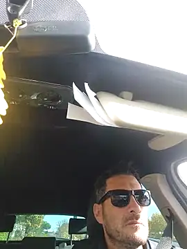 Snapshot of colosone chatting on October 25, 9:44 am colosone online show from October 25, 9:44 am