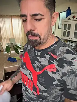 wolfbucker online show from July 13, 1:57 pm