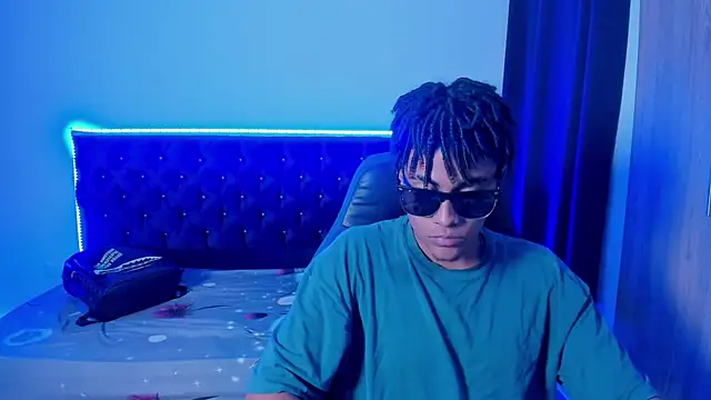 kurly scott online show from January 6, 1:26 pm