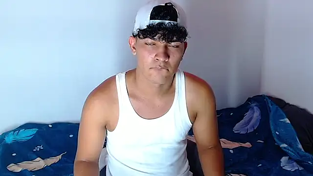 jamescurly00 online show from February 2, 8:24 am